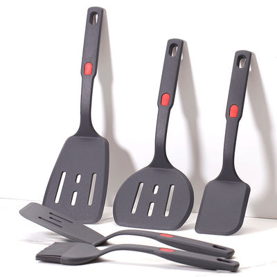 Un buen precio. 5pcs Nuevo Silicona utensilios de cocina Conjunto de Silicona horneado Spatula utensilios Conjunto de primeras necesidades del hogar Kitchen Gadget Set en línea