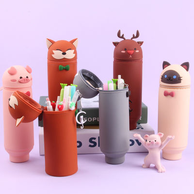 Un buen precio. Porta lápices de silicona versátil 2 en 1 Bolso fácil de limpiar Suministros escolares de oficina Niños Papelería para el regalo de Navidad en línea