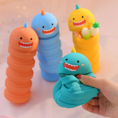 Un buen precio. Cuadro de lápiz retráctil de silicona dibujo animado Kawaii Stand expandible Papelería escolar Caja de suministros escolares Regalos de Navidad en línea