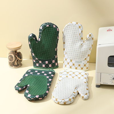 Un buen precio. Oven Mitts Guantes de horno Guantes de barbacoa Silicona de algodón espeso Diseño de doble capa No resbaladizo Guantes de horneado con agarre texturizado en línea