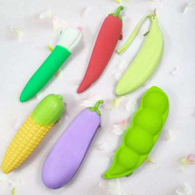 Un buen precio. Bolso de lápiz colorido bolso de lápiz de silicona resistente al agua bolso estético bolso de lápiz portátil ligero artículos escolares elegantes en línea