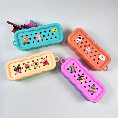 Un buen precio. Bolso de lápiz de silicona de estilo bricolaje Bolso de lápiz lindo para estudiantes Papelería regalo de Navidad en línea