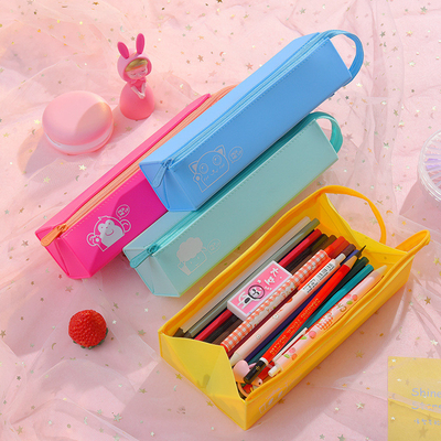 Un buen precio. Bolso de lápiz de silicona resistente al agua Bolso de lápiz portátil no tóxico para útiles escolares de oficina en línea