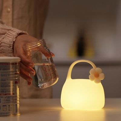 Un buen precio. Luz nocturna de silicona resistente al agua 109g Luz nocturna para niños recargable en línea