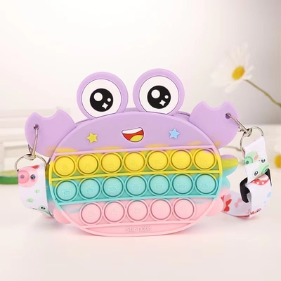Un buen precio. Accesorios coloridos de maquillaje de silicona bolsa de bolsillo ligera y linda para niños bolsillo de lápiz bolsillo de almacenamiento bolsillo de contenedor hombro bolso de mano en línea