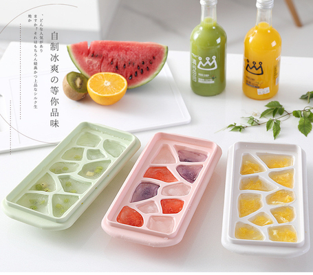 Un buen precio. Tableros de cubo de hielo 4 paquetes, 56 piezas de silicona para cubos de hielo con tapa extraíble resistente al derrame, fácil de soltar y salir, libre de LFGB y BPA, flexible y apilable, para alimentos para bebés, cócteles, café en línea
